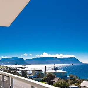 Sail Away Apartment Simonʼs Town